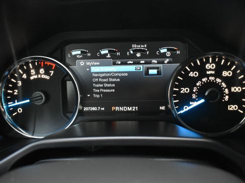 Used 2015 Ford F150 Platinum image 17