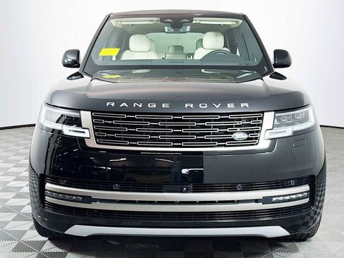 New 2025 Land Rover Range Rover SE image 2