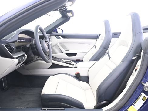 Certified 2026 Porsche 911 Carrera 4S AWD/4WD image 28