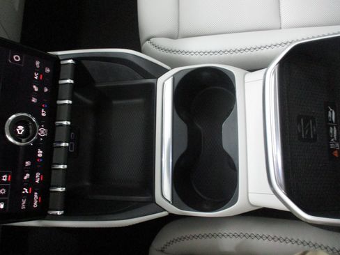 New 2026 GMC Terrain Denali AWD/4WD image 32