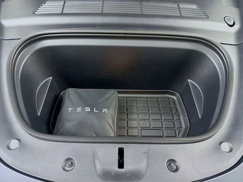 Used 2023 Tesla Model Y Long Range image 24