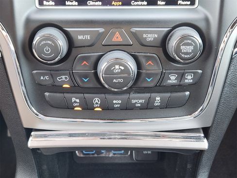 Used 2018 Jeep Grand Cherokee Overland image 25