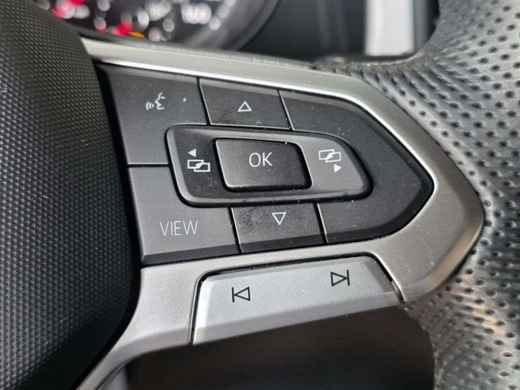 Used 2021 Volkswagen Atlas Cross Sport SE w/ Panoramic Sunroof Package FWD image 27