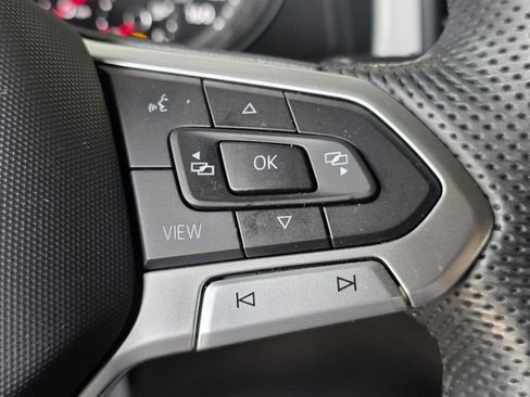 Used 2021 Volkswagen Atlas Cross Sport SE w/ Panoramic Sunroof Package FWD image 27