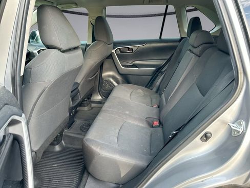 Used 2021 Toyota RAV4 LE FWD image 27