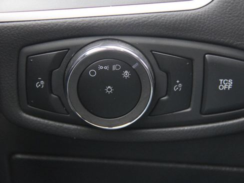 Certified 2024 Ford Edge SEL image 29