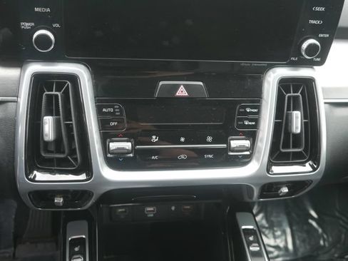 Used 2022 Kia Sorento SX AWD/4WD image 31