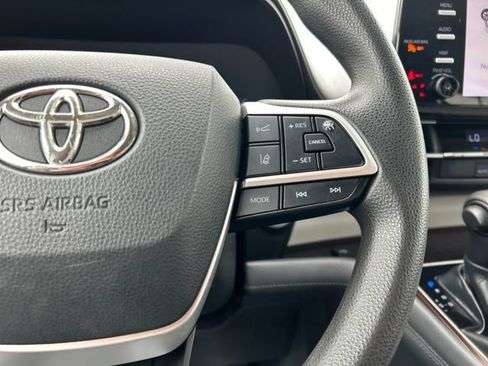 Used 2021 Toyota Sienna LE AWD/4WD image 40