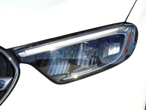 Certified 2025 Mercedes-Benz GLC 300 4MATIC image 9