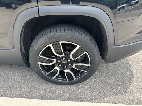 Used 2019 GMC Acadia SLT w/ Black Edition FWD image 18