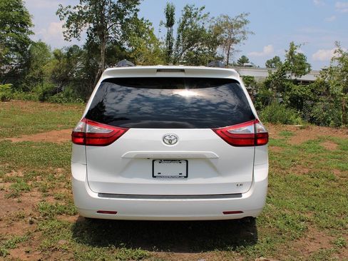 Used 2015 Toyota Sienna LE FWD image 7
