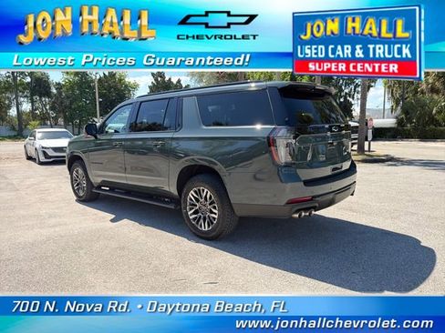 Used 2025 Chevrolet Suburban Z71 w/ Z71 Off-Road Package image 8