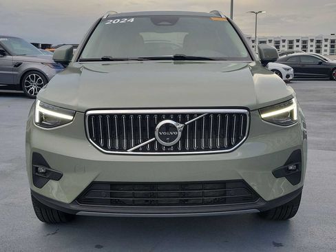 Used 2024 Volvo XC40 B5 Ultimate w/ Protection Package Premier AWD/4WD image 9
