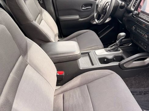 Used 2022 Nissan Frontier SV RWD image 11