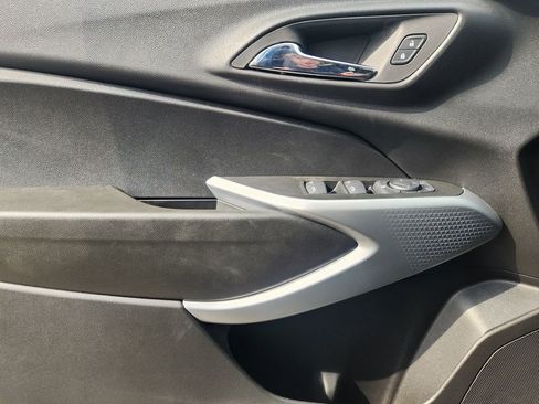 Used 2026 Chevrolet Trax LS w/ LS Convenience Package image 25