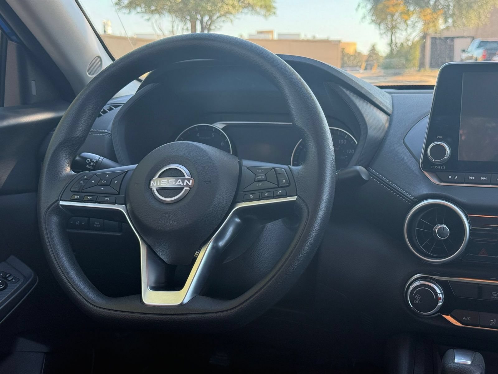 Used 2025 Nissan Sentra SV FWD image 33