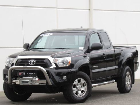 Used 2015 Toyota Tacoma PreRunner w/ SR5 Package image 1