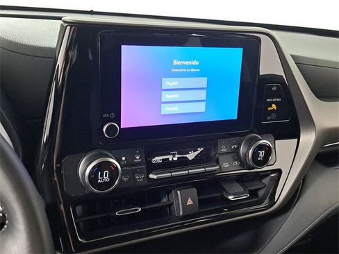 Used 2023 Toyota Highlander LE image 29