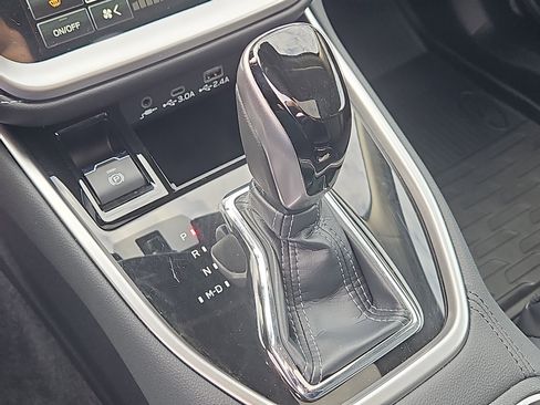 Certified 2025 Subaru Outback Limited image 23