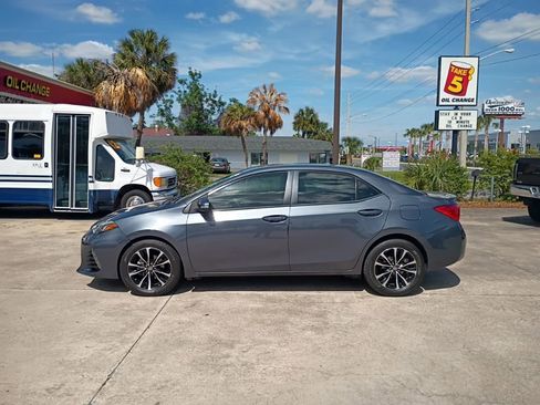Used 2019 Toyota Corolla SE image 2