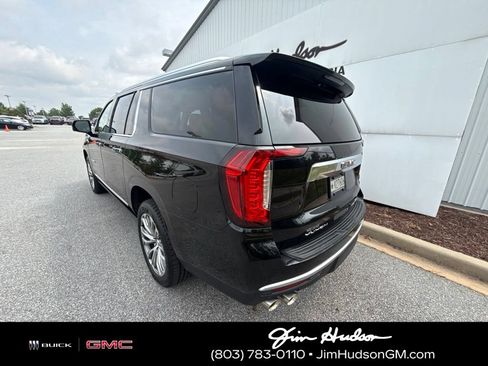 Used 2021 GMC Yukon XL Denali w/ Denali Premium Package AWD/4WD image 3