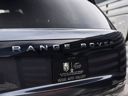 Used 2025 Land Rover Range Rover SE AWD/4WD image 10