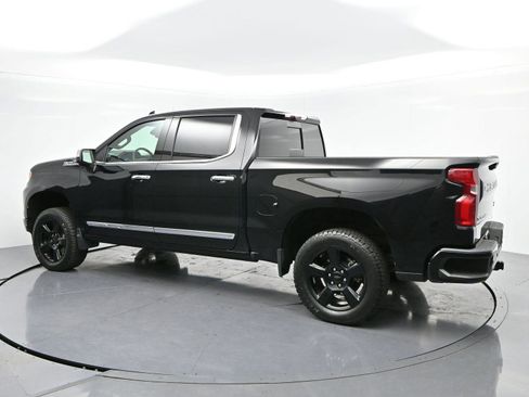 Used 2023 Chevrolet Silverado 1500 High Country w/ High Country Premium Package image 5