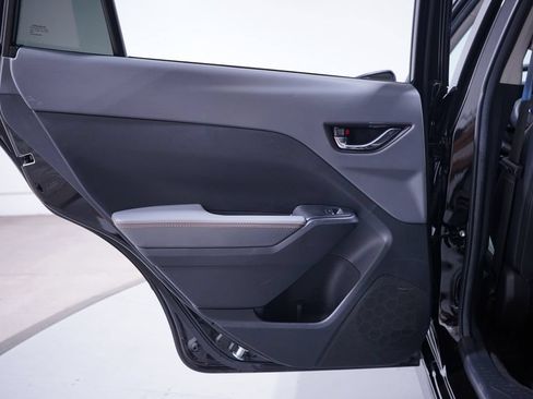 Used 2024 Subaru Crosstrek 2.5i Limited w/ Crosstrek Mirror Package AWD/4WD image 17