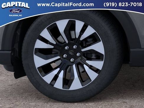 New 2026 Ford Explorer Platinum w/ LUX Leather Package AWD/4WD image 19
