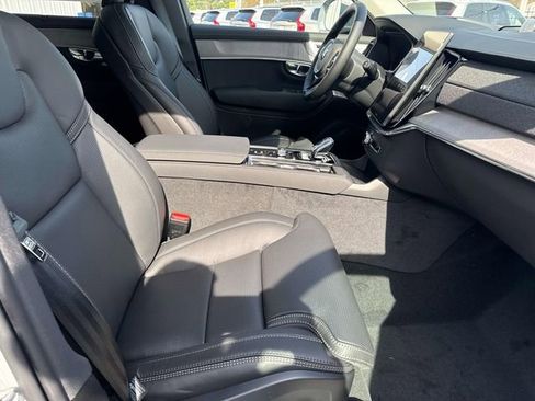 New 2026 Volvo XC90 B6 Ultra image 13