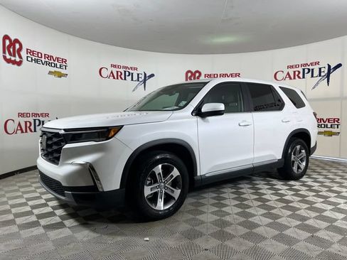 Used 2023 Honda Pilot EX-L image 3