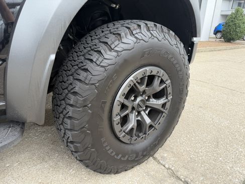 Used 2022 Ford F150 Raptor w/ Raptor 37 Performance Package AWD/4WD image 23