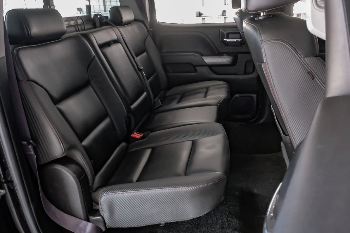 Used 2017 GMC Sierra 2500 SLT w/ All Terrain HD Package AWD/4WD image 33