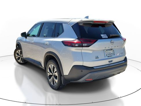 Used 2023 Nissan Rogue SV FWD image 4