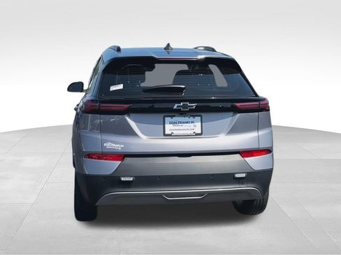 Used 2023 Chevrolet Bolt EUV LT w/ Driver Confidence Package FWD image 7