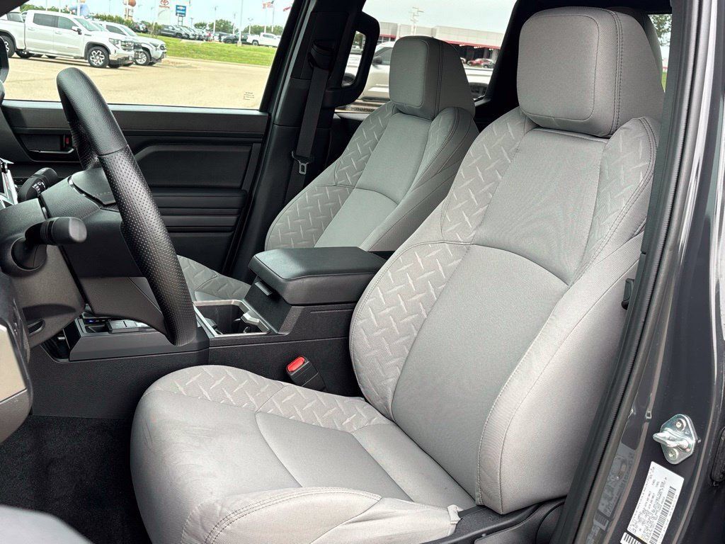 Used 2026 Toyota Tacoma SR5 AWD/4WD image 12