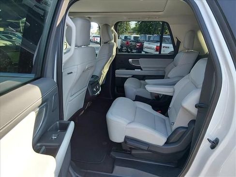Used 2025 Ford Expedition Max Platinum w/ Driver's Package AWD/4WD image 13