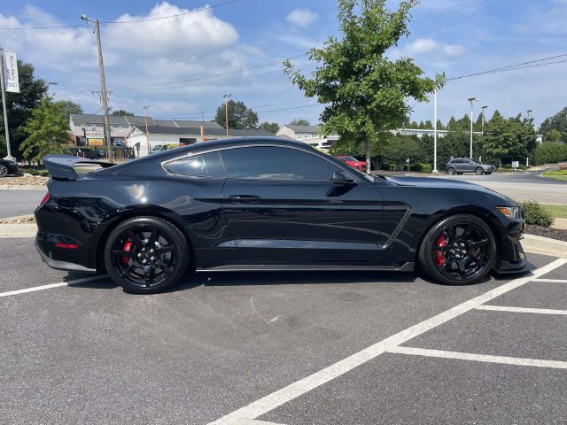 Used 2018 Ford Mustang Shelby GT350R w/ GT350R Equipment Group 920A RWD image 57