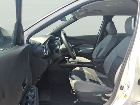Used 2023 Nissan Kicks SR w/ SR Premium Package FWD image 16
