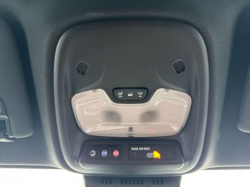 Used 2024 Chevrolet Colorado Trail Boss image 23