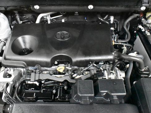 Used 2024 Toyota RAV4 XLE Premium image 10