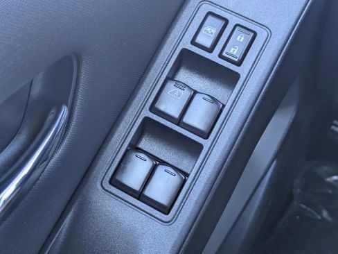 Used 2022 Nissan Frontier SV image 21