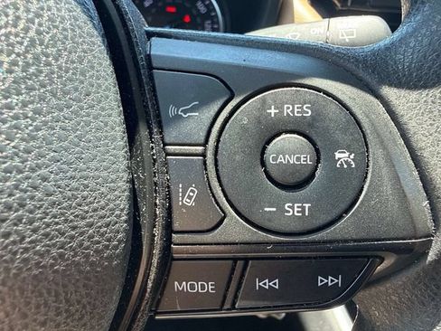 Used 2022 Toyota RAV4 LE AWD/4WD image 20