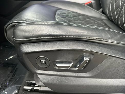 Used 2023 Audi SQ8 Prestige image 14
