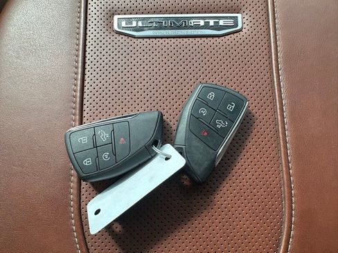 Used 2025 GMC Sierra 2500 Denali Ultimate image 12