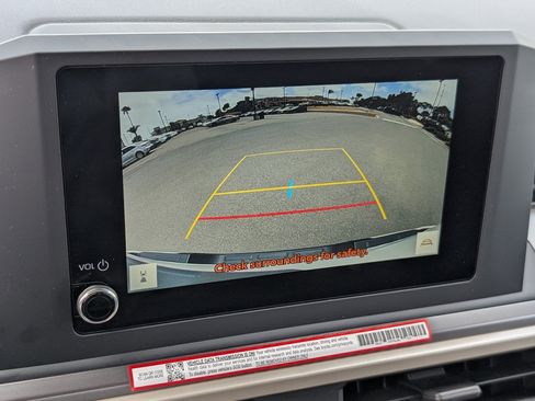 Used 2025 Toyota Tacoma SR5 AWD/4WD image 6