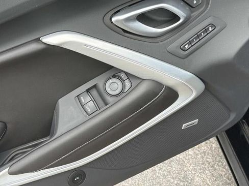 Used 2022 Chevrolet Camaro LT RWD image 10
