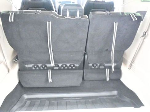 Used 2023 Chrysler Pacifica Touring-L image 12