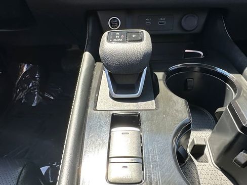 Used 2023 Nissan Rogue Platinum w/ Platinum Premium Package AWD/4WD image 26