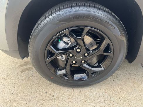 New 2026 Chevrolet Trax LT w/ Sunroof Package FWD image 10